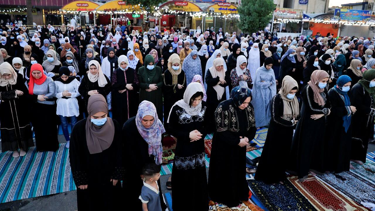 Not everyone is imposing new restrictions. In Bangladesh, authorities have allowed an eight-day pause in the country’s strict lockdown for the holiday that health experts say could be dangerous. (Image: Reuters)