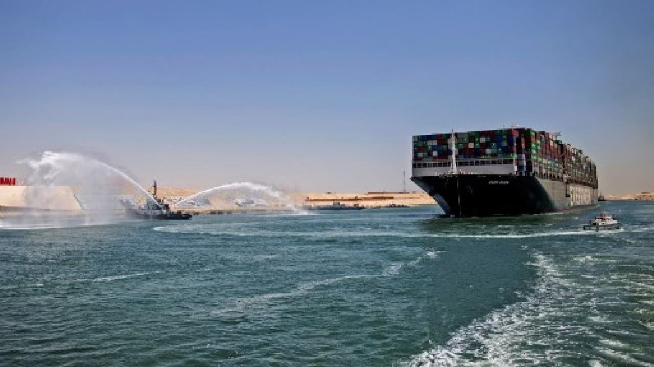 On July 6, the Ismailia Economic Court ruled that the seized ship and its crew was being released following a request from the SCA. It resumed its journey on July 7 with its cargo of 18,300 containers intact, SCA sources told AFP. (Image: AFP)