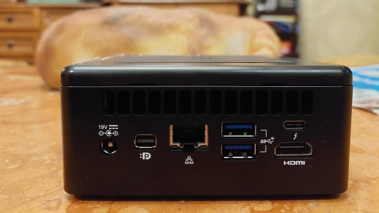 Intel NUC 5