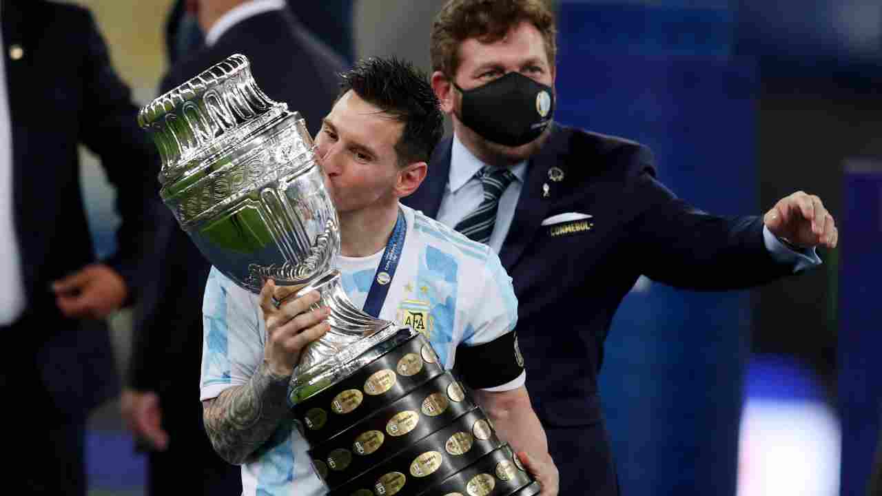 Argentina: Khám phá những phong cảnh tuyệt đẹp của quê hương của Lionel Messi - Argentina, đất nước nổi tiếng với sự phát triển bóng đá và bầu không khí vô cùng sôi động. Được bao quanh bởi những ngọn núi và mặt nước tuyệt đẹp, Argentina sẽ khiến cho bạn thích thú.