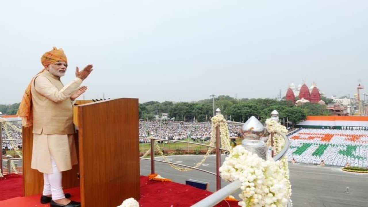 Prime Minister Narendra Modi addressing the nation on the occasion of Independence Day in 2015. [Image: Wikimedia Commons]