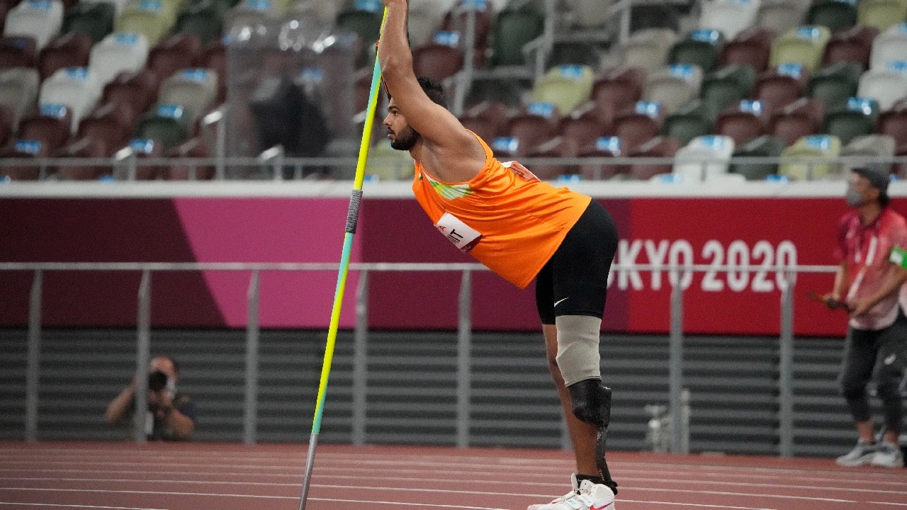 New world record holder Sumit Sumit of India prepares to compete in the men's javelin throw F64 final during the Tokyo 2020 Paralympics Games at the National Stadium in Tokyo, Japan, August 30. (Image: AP)