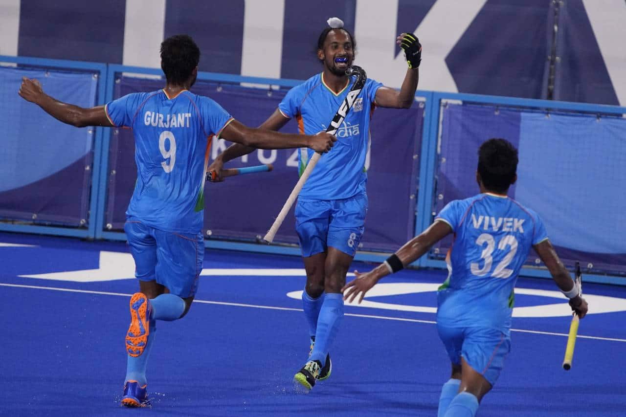 Tokyo Olympics 2020 Day 9 Highlights: Sindhu wins historic bronze, Men's hockey team advances to the semi-finals Tokyo Olympics 2020 Day 9 Highlights: Sindhu wins historic bronze, Men's hockey team advances to the semi-finals