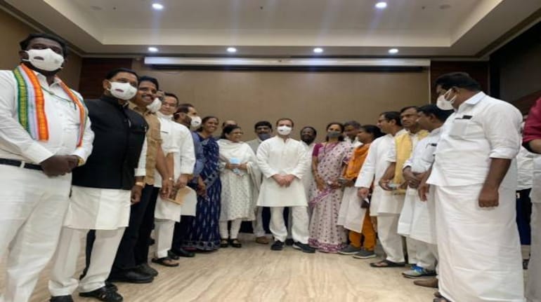 Rahul Gandhi and other Opposition leaders at the breakfast meeting before the cylce march (Image source: Congress Media Cell)