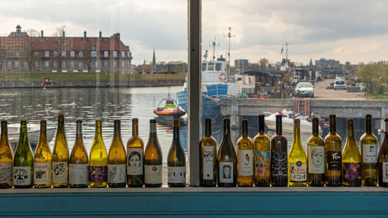 Don't miss Copenhagen's historical bars, including Hviids Vinstue, Alléenberg, Toga Vinstue, Bo-Bi Bar, and Frederik VI. (Photo credit: Giuseppe Liverino)