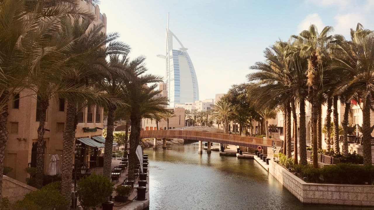 Dubai Burj Al Arab shubham-mittal-UiKSeMEftPs-unsplash