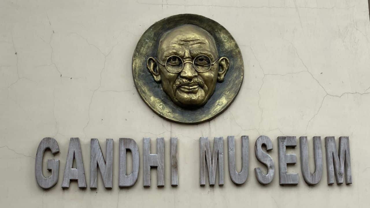 Why we can never forget Mahatma Gandhi's last visit to Kolkata, when he stayed at Hyderi Manzil