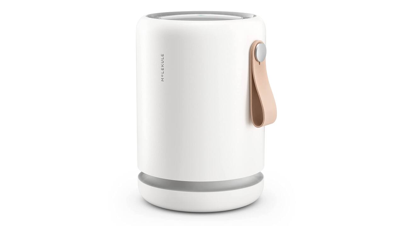 If your sibling has a family of his/her own, then the Molekule Air Mini+ is an ideal gift to ensure that the air in their home is clean. The Air Mini+ particle sensor detects particulate matter in the air of the room and intelligently purifies it in real-time. The air purifier comes with enhanced features, such as a particulate matter sensor, automatic fan speeds via Auto-Protect mode, and a vegan leather handle. The original retail price of the Air Mini+ is Rs 45,999, however is currently available at the discounted price of Rs 36,999 on Amazon.