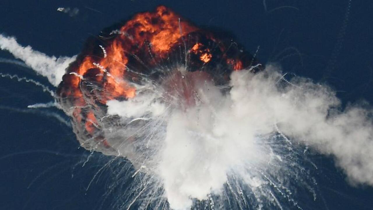 Firefly Aerospace's first Alpha rocket suffers a catastrophic anomaly during its first launch leading to the loss of the vehicle 2 minutes, 30 seconds after liftoff from Vandenberg Space Force Base, California, September 2. REUTERS/Gene Blevins