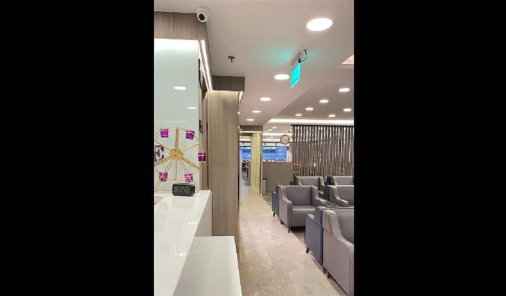 The state of the art executive lounge is located at first floor of Platform No. 1 of the New Delhi Railway Station (Image: Twitter/@ashwinivaishnaw)