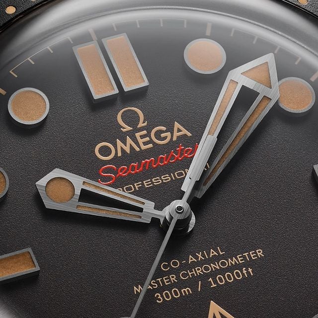Omega launched a limited edition of 7,007 pieces of 42mm Seamaster Diver 300M when ‘No Time To Die’ was in the production stage.