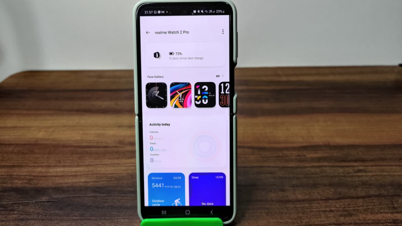 The Realme Watch 2 Pro packs a 390 mAh battery that can last you around eight to ten days on a single charge depending on how much you use the watch. I got around nine hours of average usage including sleep tracking, fitness activity tracking, about five hours of GPS usage, and more. However, I did have to set screen brightness at 50 percent. The battery life on the Realme Watch 2 Pro lives up to expectations and offers more-than sufficient battery under heavy usage. 