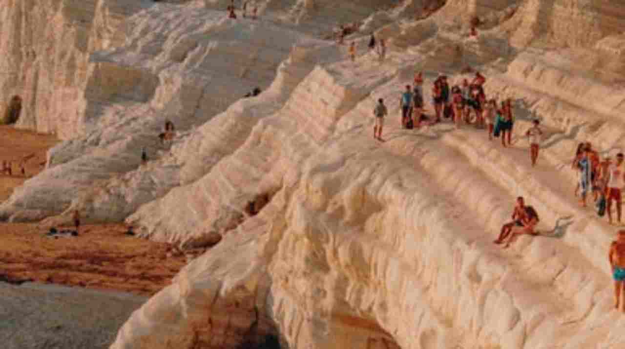 If you are feeling sick and have any symptoms of COVID-19, stay at home for the safety of yourself and others. In this way, you can treat yourself to get better soon as well as prevent the virus from spreading. (Representative image: Unsplash)