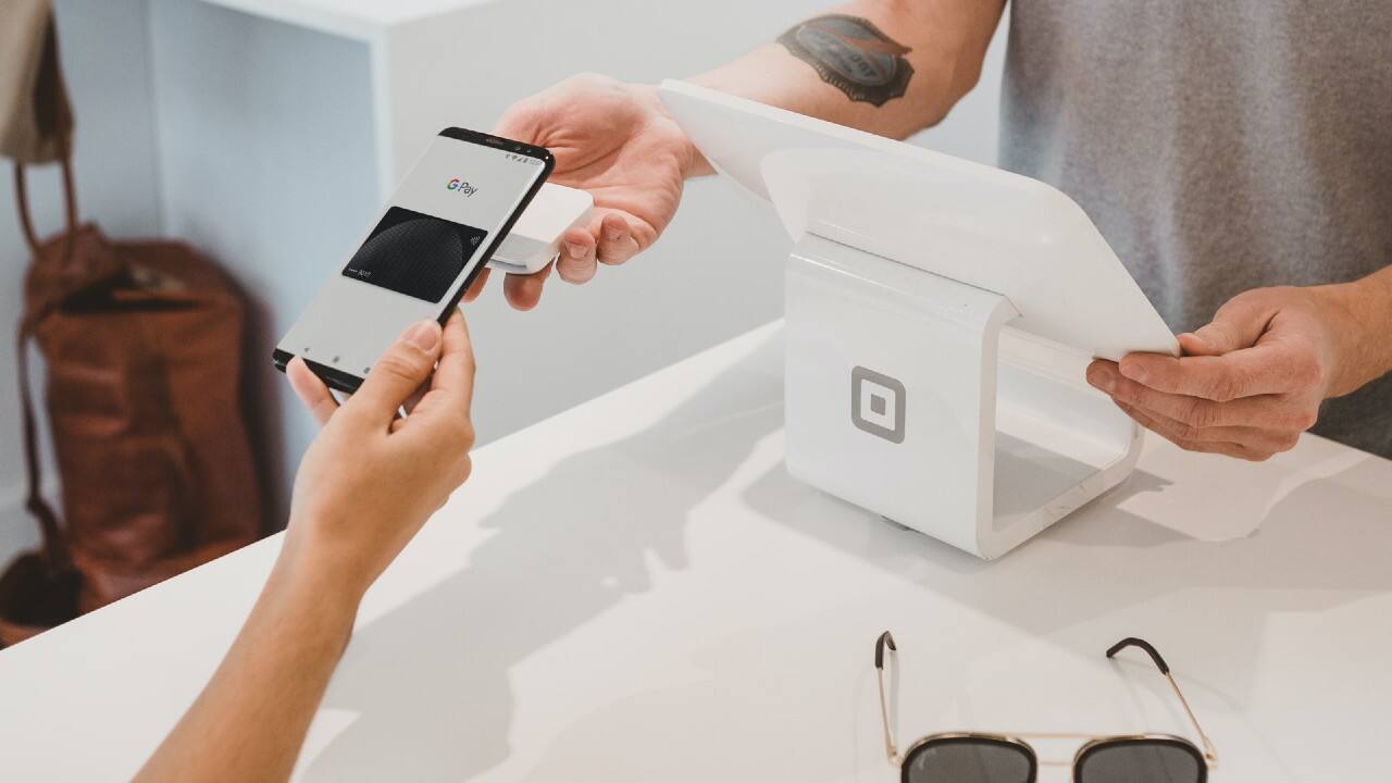 August UPI transactions: PhonePe leads, Google Pay gains