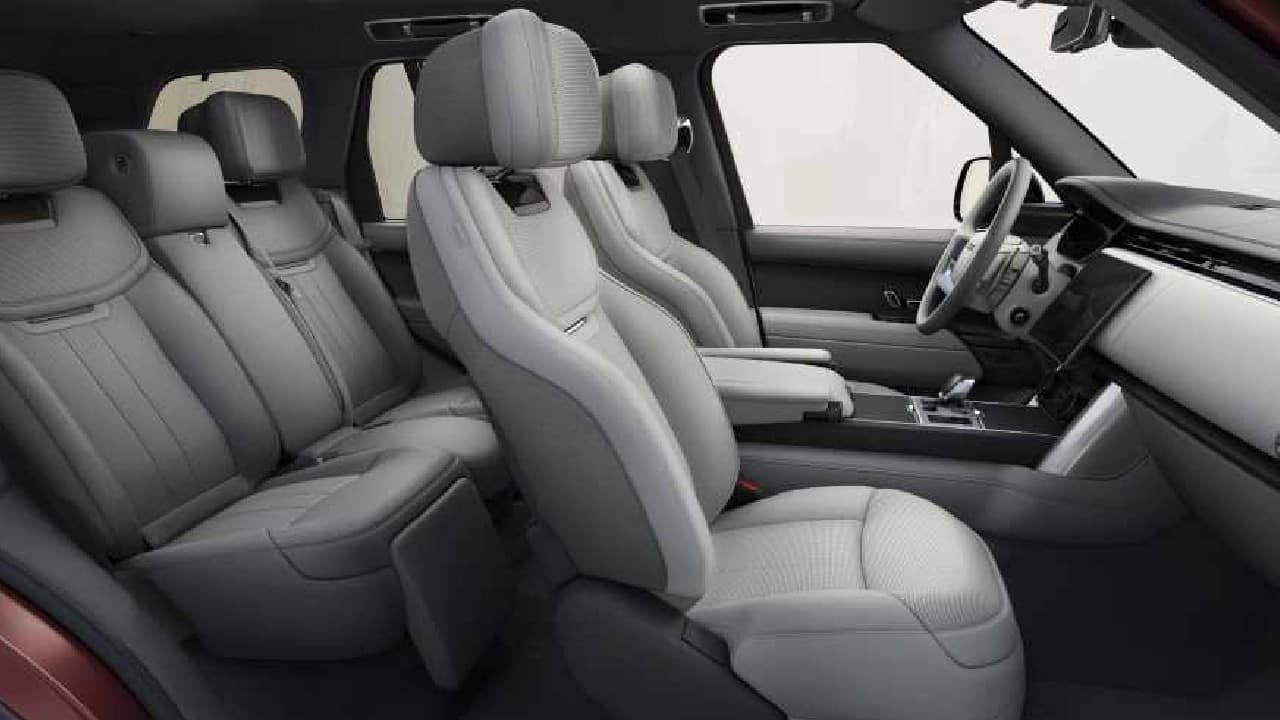 For the first time ever, the Range Rover also gets four-wheel steering as standard (which ought to help manoeuvre a car of its size). Not only does this help the vehicle turn, it aids low-speed agility and high-speed stability. The chassis uses navigation data to pre-adjust itself for upcoming bends. Other than this adaptive damping, air springs, a controllable centre differential, all make it to the new Range Rover. (Image: Land Rover)