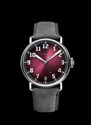 With its large dial and the onion-shaped crown, the Heritage Dual Time is inspired by the pocket watches Moser created in the early 20th century.