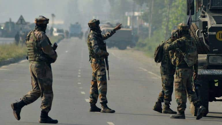 Pakistani intruder shot dead, two more arrested along LoC in Jammu and Kashmir's Poonch - Vimarsana News