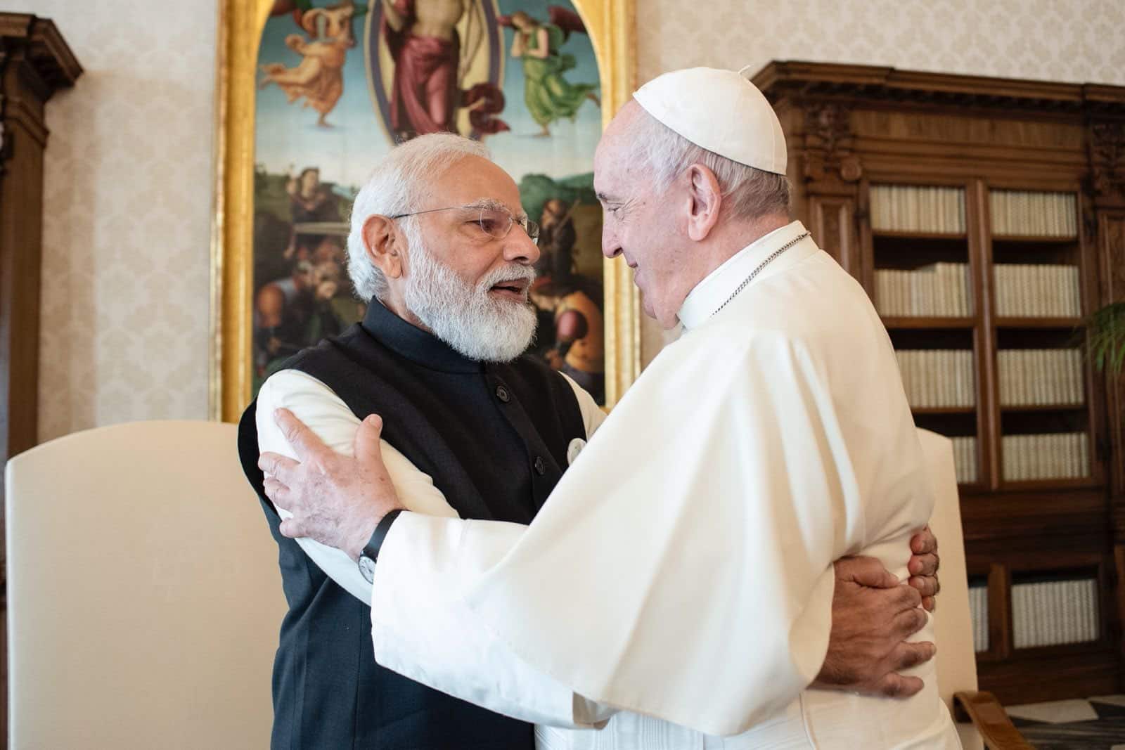 After the meeting, Prime Minister Narendra Modi tweeted pictures of his meeting with Pope Francis, stating: &quot;Had a very warm meeting with Pope Francis. I had the opportunity to discuss a wide range of issues with him and also invited him to visit India.&quot; (Image Source: PM Narendra Modi/Twitter)