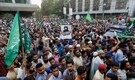 Pakistan: 4 policemen among 8 dead in clashes between radical Islamist party and police in Gujranwala