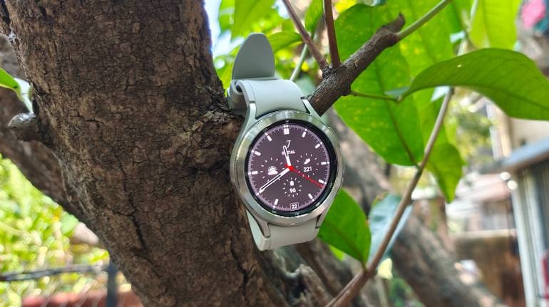 Samsung Galaxy Watch 4 Classic Review: A game-changing Android smartwatch  that does not compromise on form or functionality