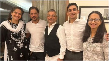 Shah Rukh Khan clicked with son's legal team after Aryan was granted bail. (Image : Twitter/Bar & Bench)