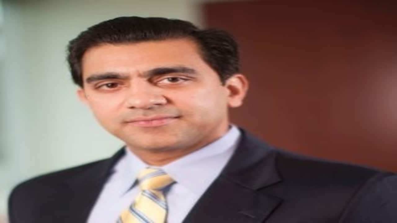 Sumit Roy is serving as the serving as president and COO of Realty Income, a US based real estate investment trust. Prior to joining Realty Income in 2011, he served as the executive director of UBS Investment Bank for seven years and at Merrill Lynch and CapGemini. Roy completed his MBA from the University of Chicago.