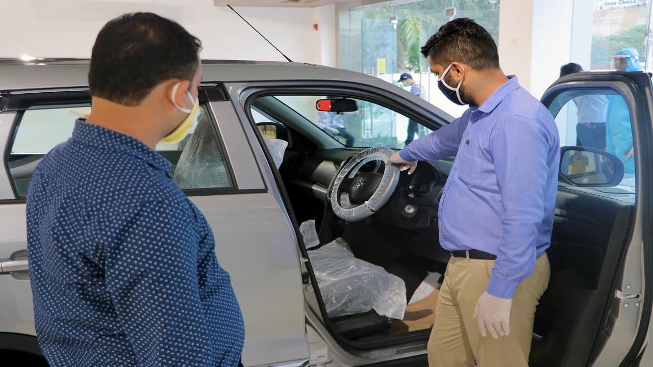 Car buyers cancel bookings as auto companies delay Diwali deadline