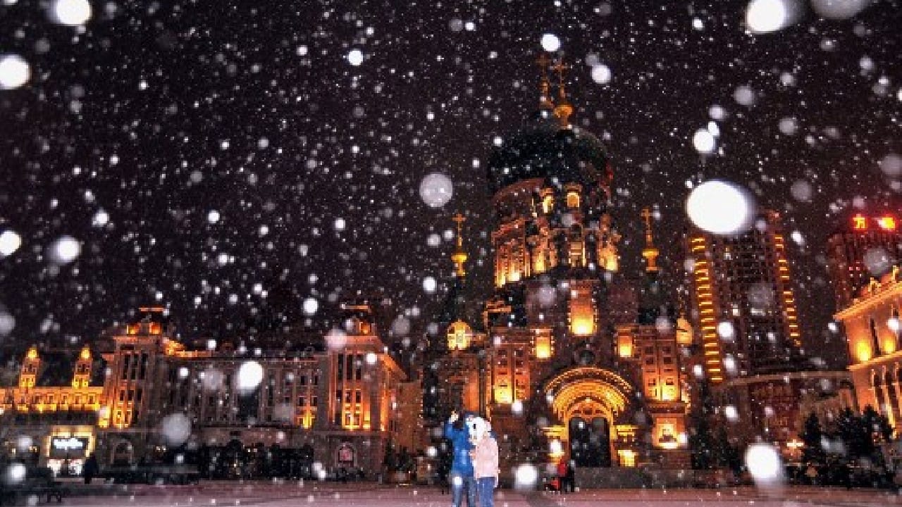 Winter Is Here, Early Snowstorm Blankets China’s Capital