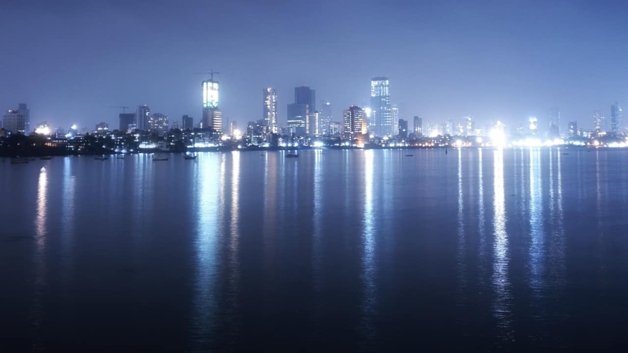 Mumbai real estate: Is the land of Shah Rukh Khan and Kangana Ranaut set for a price war? 