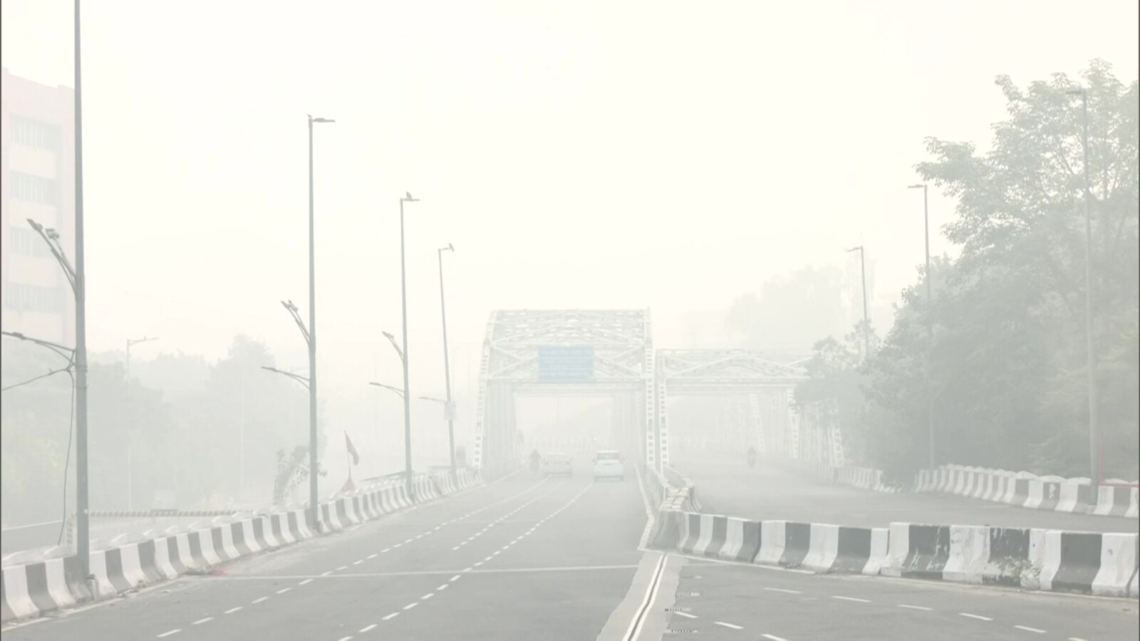 Delhi's air quality poor, Max temp settles at 17.5 deg C