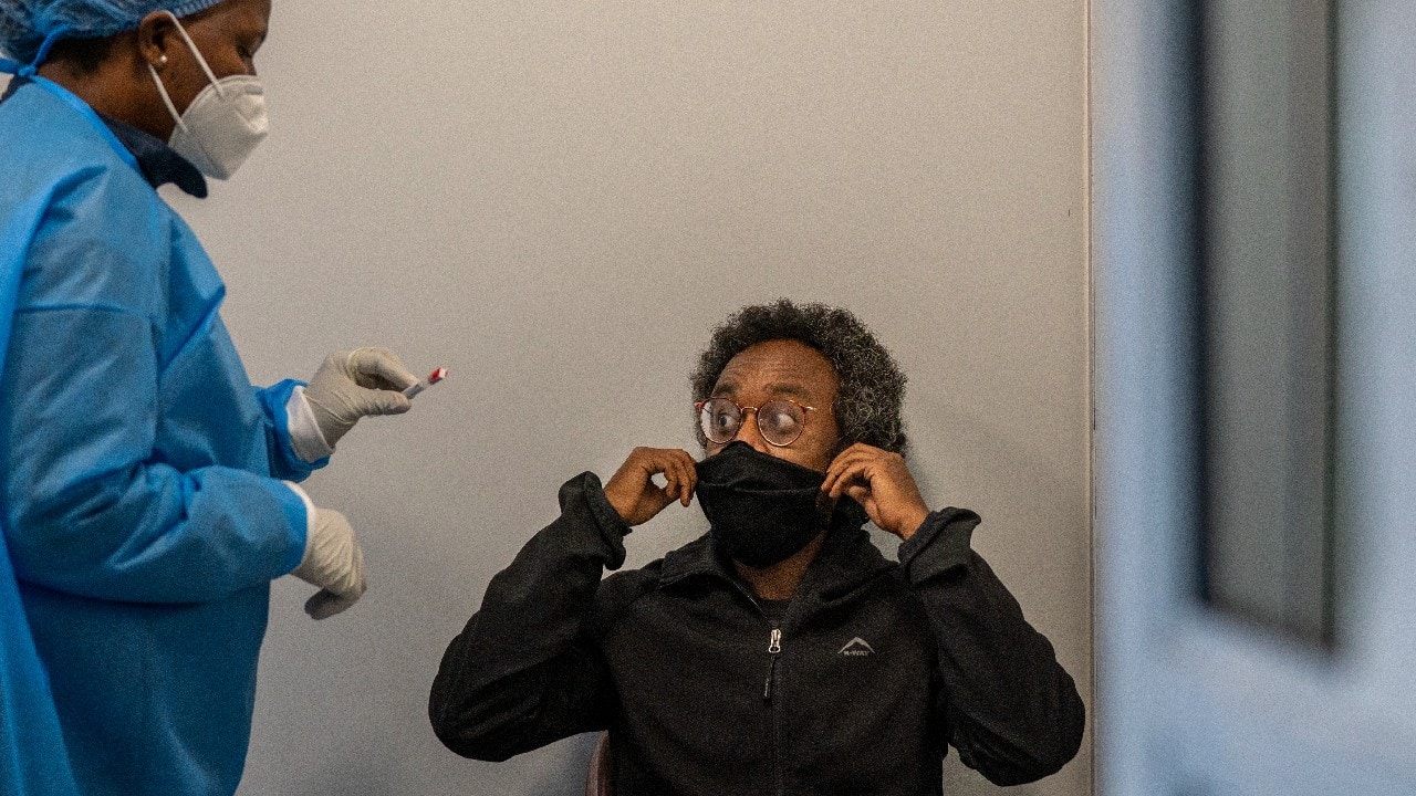 Omicron virus: 5 medical experts weigh in on COVID-19 variant