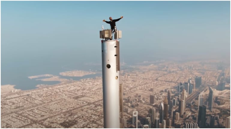 Will Smith climbs to the top of Burj Video give you the chills