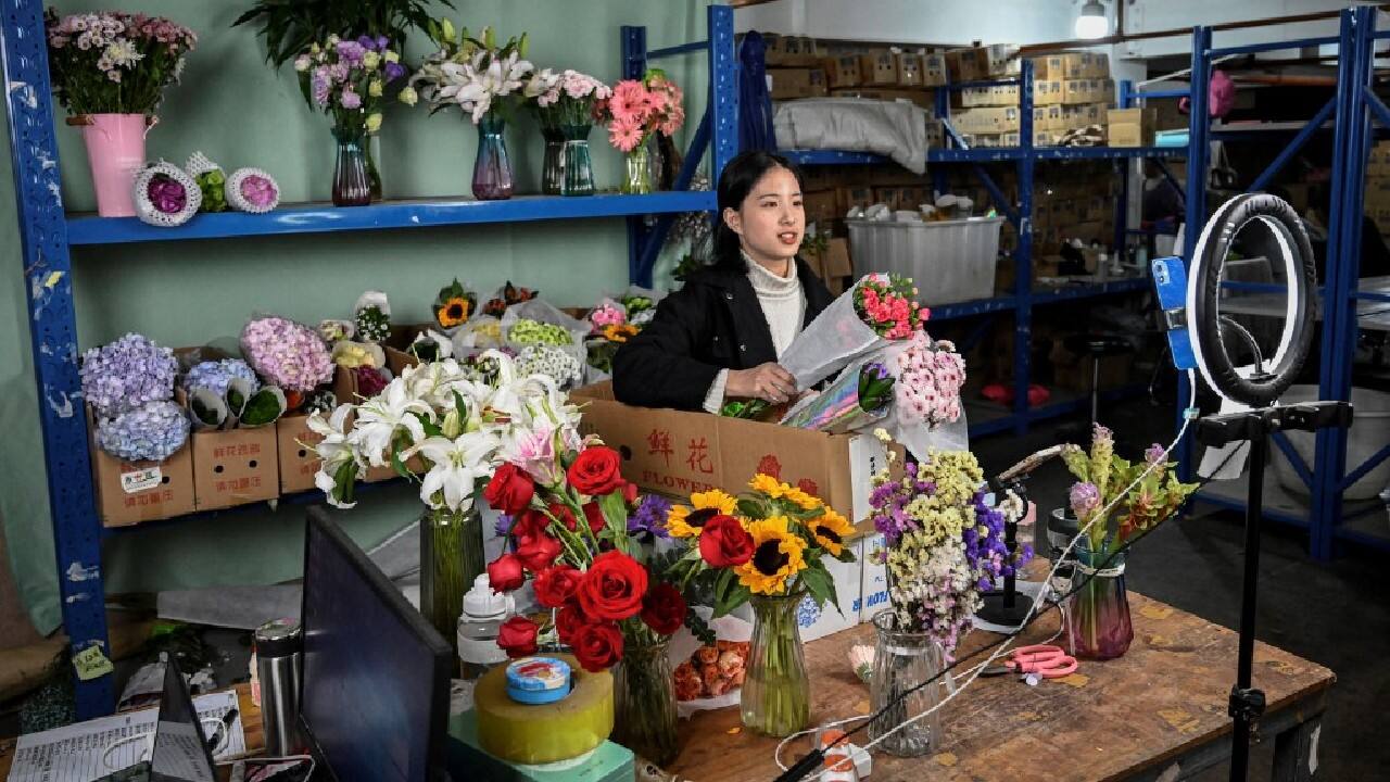 Asia's biggest flower market makes stars out of influencers