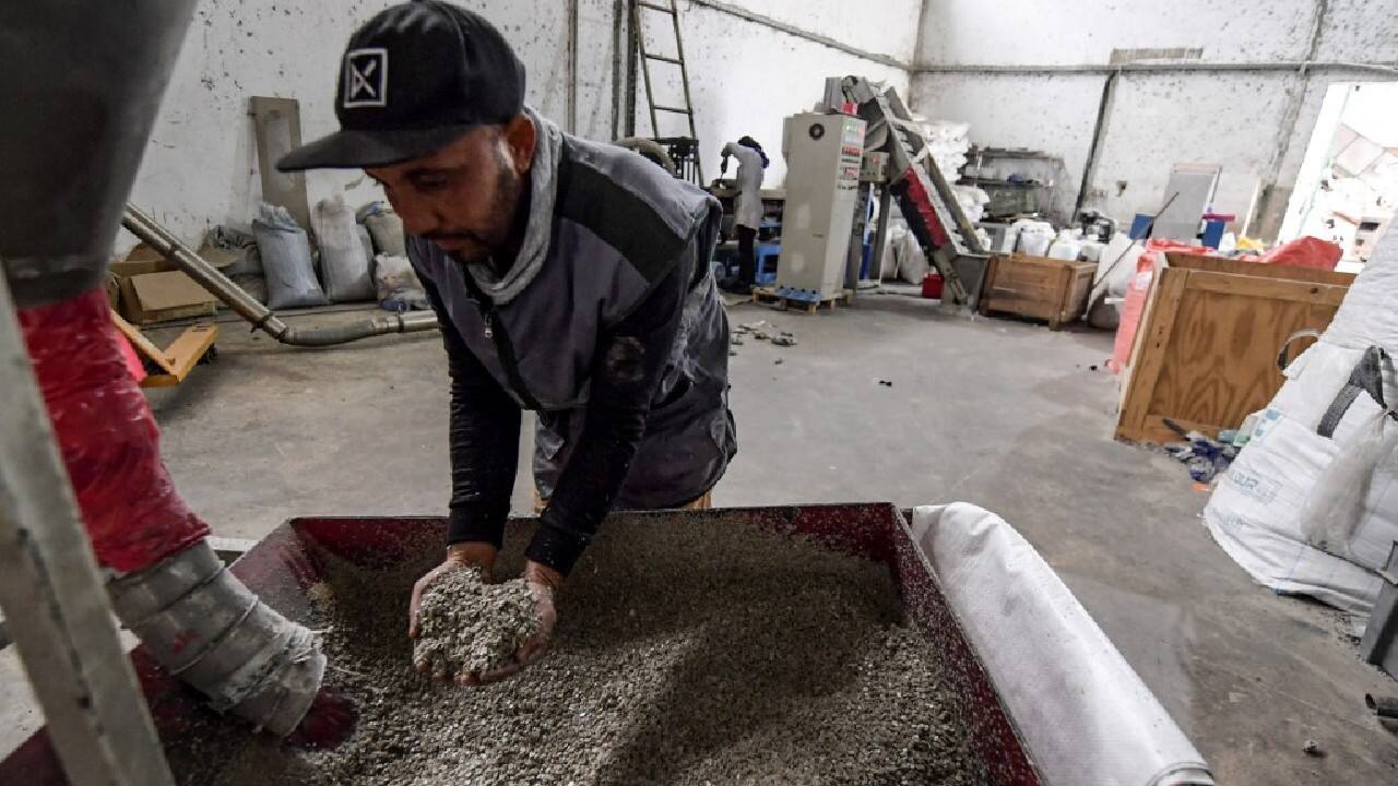 The situation is similar in neighbouring Algeria, where experts say as much as 60 percent of household waste from the country's 43 million population goes to unregulated dumps. Samira Hamidi, a member of Algeria's semi-independent advisory body CNESE, says "less than seven percent of waste is recycled". (Image: AFP)