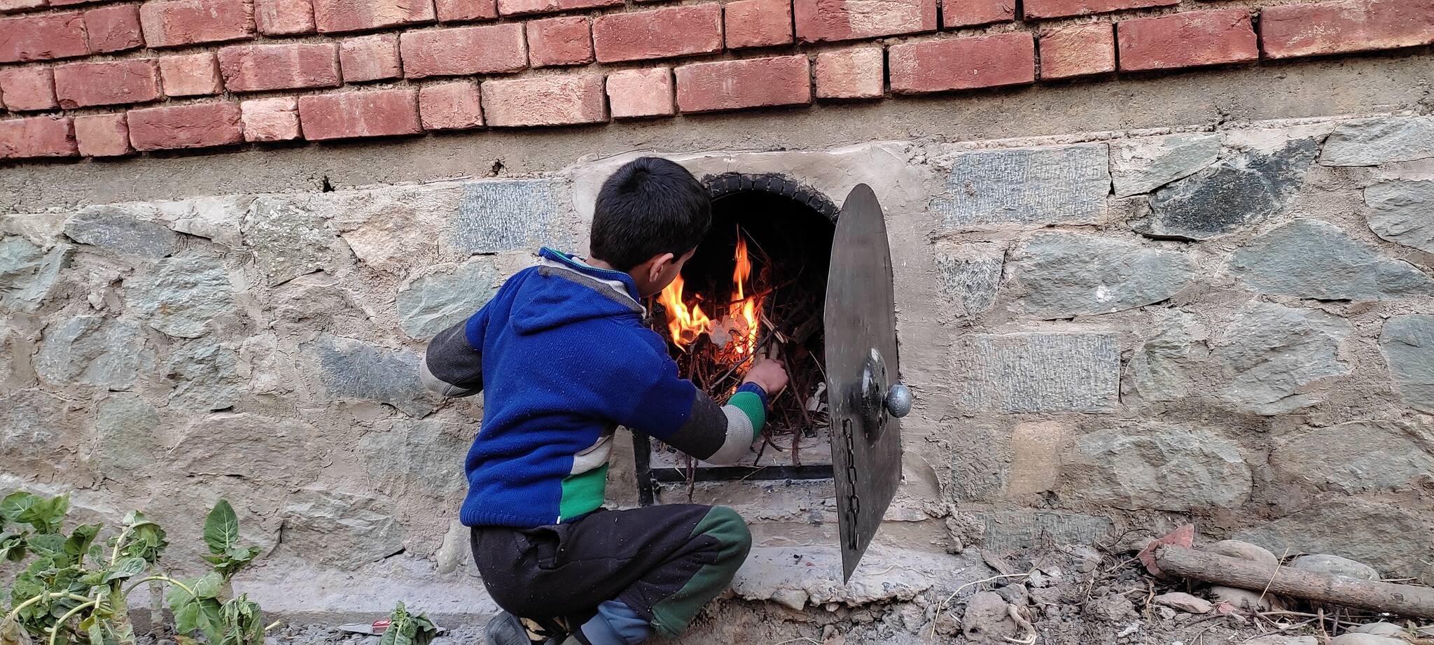 With power supply irregular, Kashmir survives Chilla-i-kalan with century-old tools