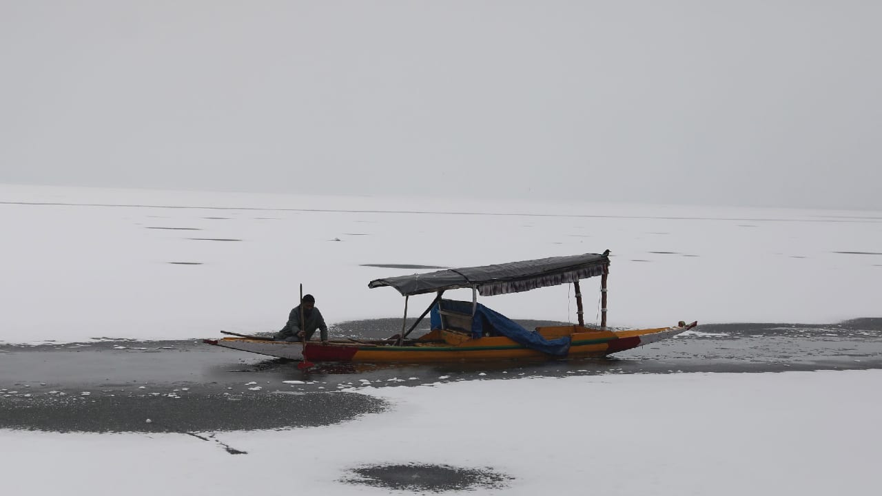 Water bodies, including the Dal Lake, freeze during Chillai Kalan. On the other hand, the snow that falls during this period also replenishes the rivers, streams and lakes of Kashmir. (Photo by Irfan Amin Malik)
