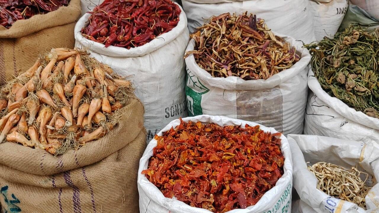 Vegetables like beans, tomatoes, turnips, quinces, brinjals and bottle guards become the mainstays of many a meal when the Valley gets cut off from the rest of the country. (Photo by Irfan Amin Malik)