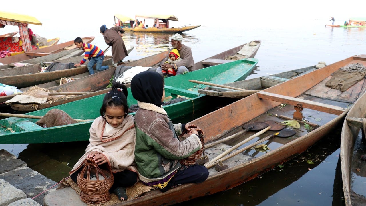 In 2021, just as Kashmir was bidding adieu to Chillai Kalan on January 31, the mercury dipped. At minus 8.8 degrees Celsius, the Valley saw its coldest day in 30 years. (Photo by Irfan Amin Malik)