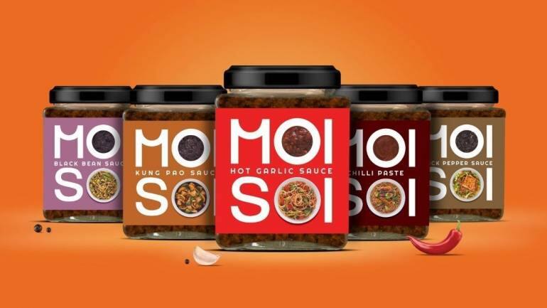 MoiSoi's set of 9 Oriental Sauces comes in a wooden box.