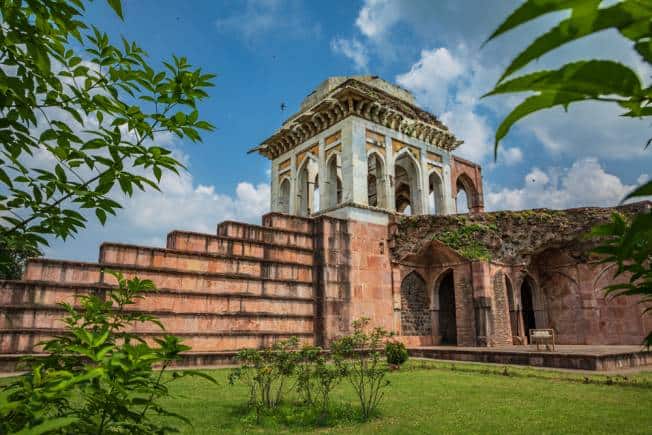 There are several palaces and mosques with great lineage across the ancient territory of Mandu.