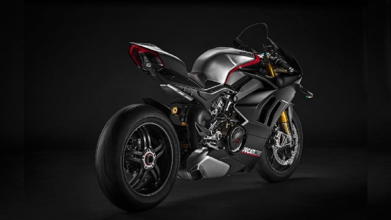 Track riders needn’t fret though because along with the Desert X comes the MY2022 Panigale V4SP and the Multistrada V4 S, which provides a sort of middle-ground as an ADV-sportsbike hybrid. Then there’s the return of the Ducati Streetfighter, this time with a V2 engine. The iconic super-naked, launched in 2009, birthed a special category of road-friendly litre-bikes with their fairings removed. While supernakeds have existed in the past, they came to be collectively known as streetfighters thanks to the success of this machine. While the V4 version was launched in 2021, the V2 version makes for a relatively cheaper and manageable motorcycle. In addition to this Ducati will also be launching the Streetfighter V4 SP, the Scrambler 800 Urban Motard, Multistrada V4 Pikes Peak edition and the XDiavel Poltrona Frau. 2022 is set for total Ducati dominance. 