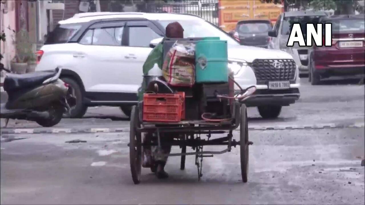 In Pics: Fear Of Lockdown, Daily Wage Laborers In Gurugram Start ...