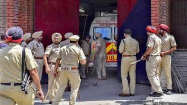 Was it a wise decision by Punjab police to meekly surrender to the latest Bhindranwale wannabe? Was it a wise decision by Punjab police to meekly surrender to the latest Bhindranwale wannabe?