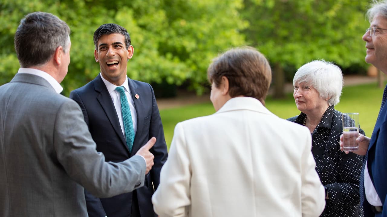 Rishi Sunak needs to go for the big push Rishi Sunak needs to go for the big push