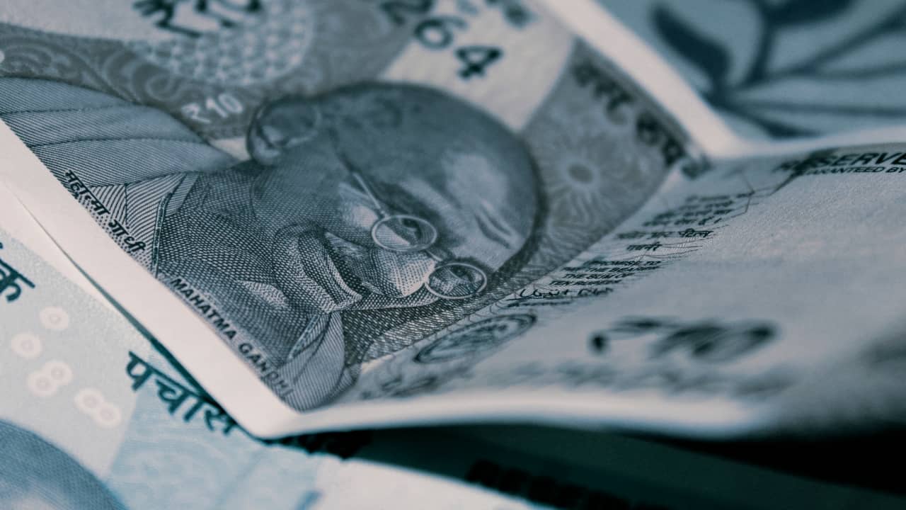 How to choose between the new and old income tax regimes