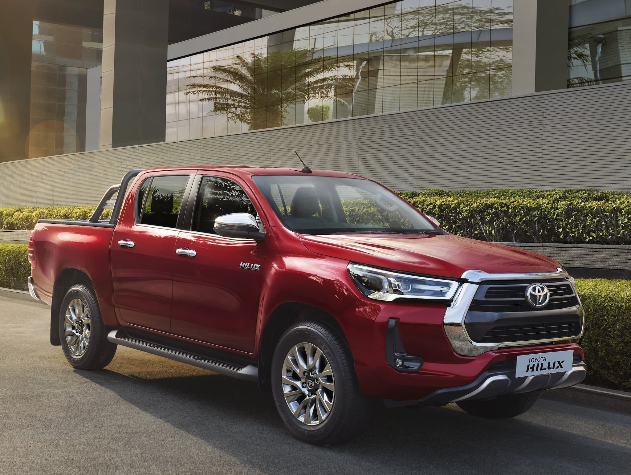 Toyota Hilux vs Isuzu D-Max V-Cross: Pitting the only two premium pickup trucks against each other Toyota Hilux vs Isuzu D-Max V-Cross: Pitting the only two premium pickup trucks against each other