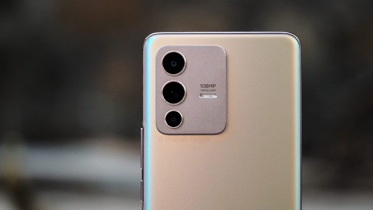 Test Vivo V23 5G : le smartphone caméléon