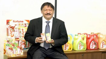 Angshu Mallick, CEO, Adani Wilmar poses with the company's Fortune range of products.