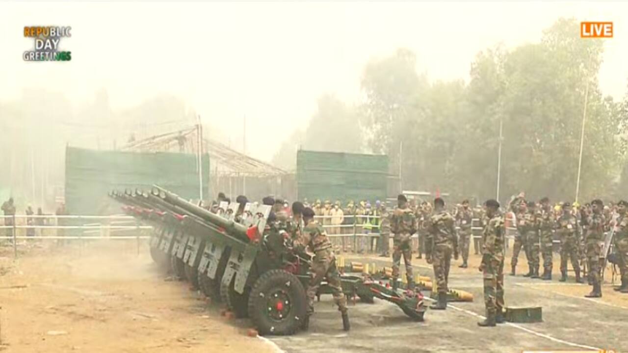 The 21-Gun Salute is presented by Ceremonial Battery of 871 Field Regiment. The 21-Gun Salute is presented by Ceremonial Battery of 871 Field Regiment.