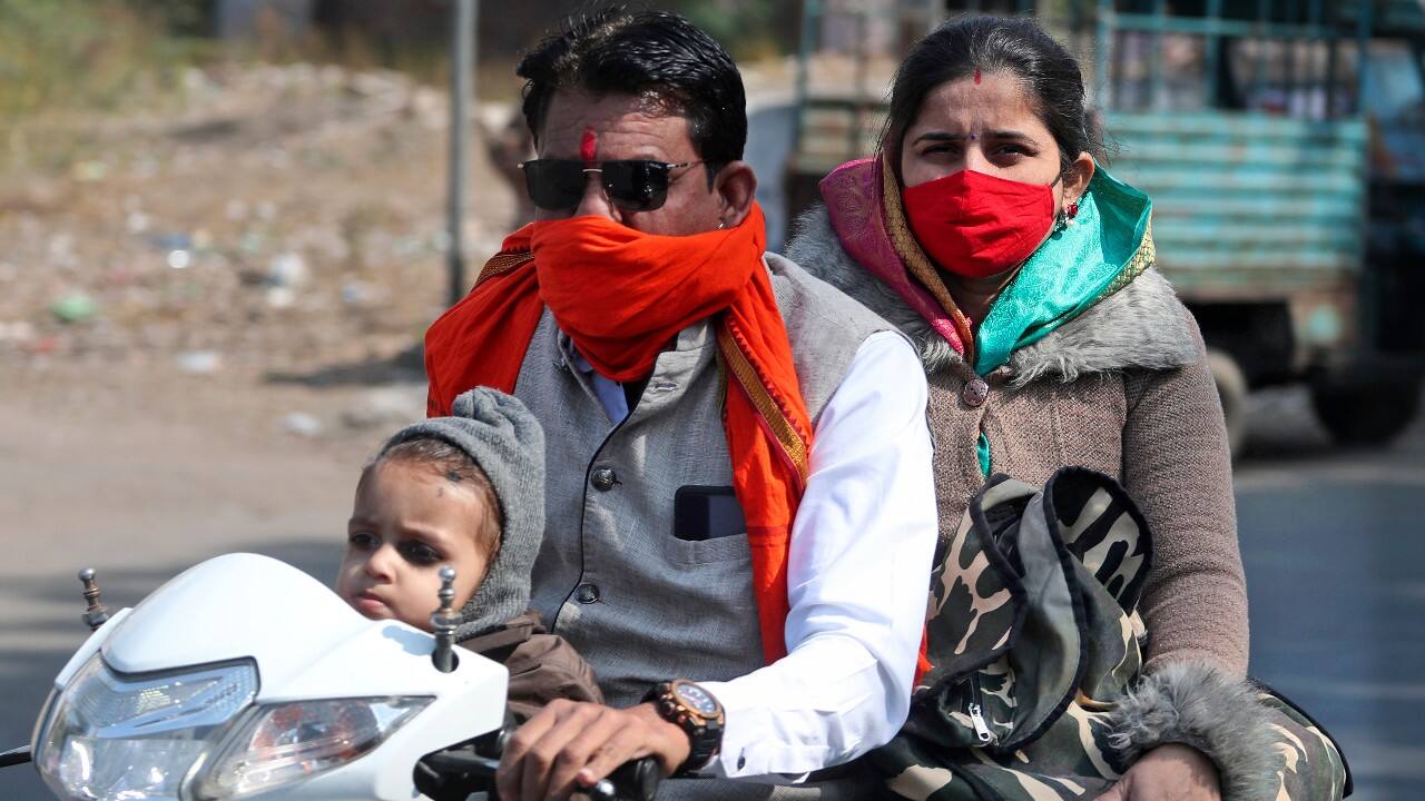 But more common are cloth masks — which are less effective against the ultra-contagious omicron variant. They're made of different fabrics — cotton, silk, even porous muslin. (Image: AP)